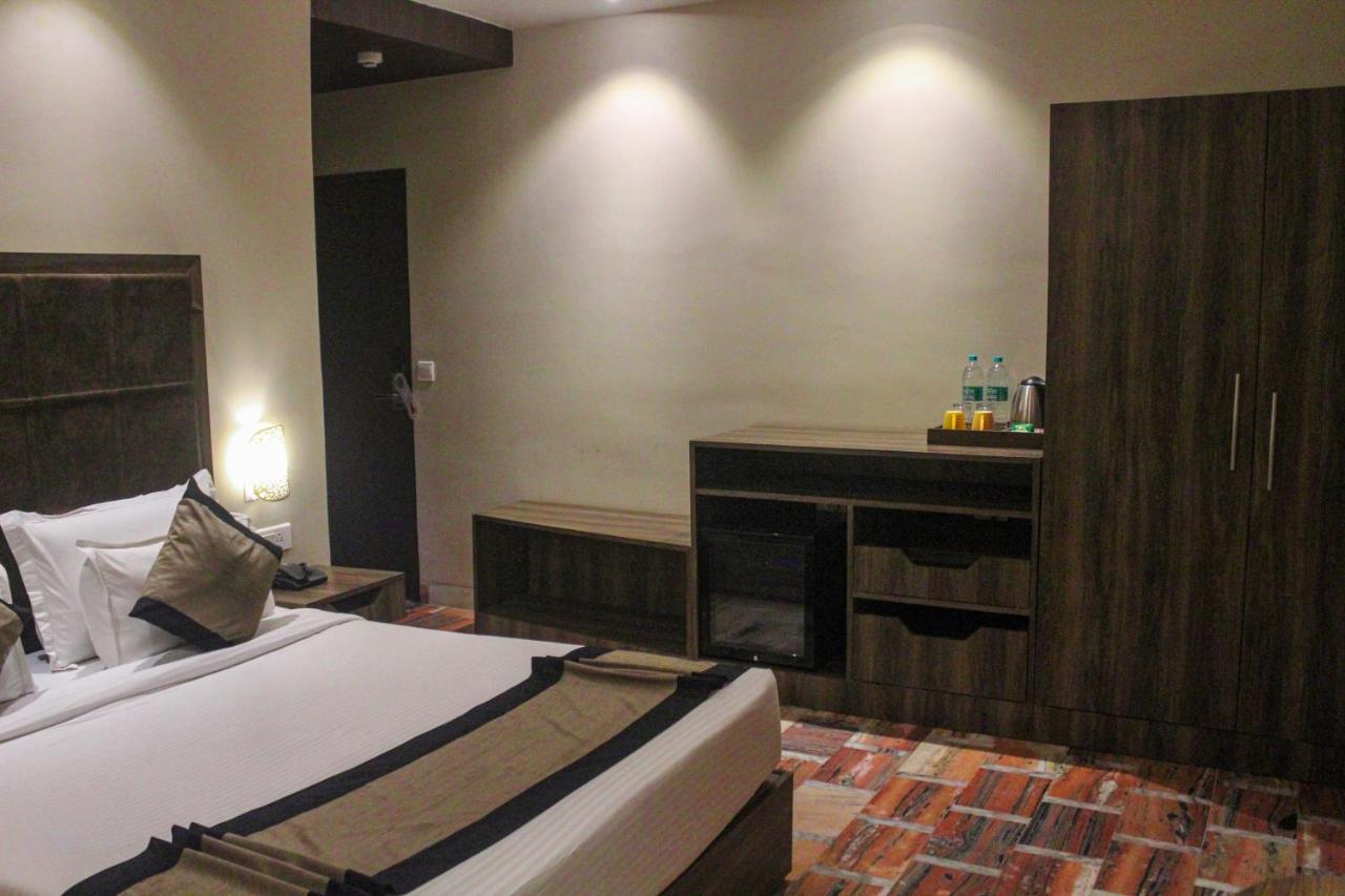 I-Towne' - A Unit Of Hotel Shivam International דאוגהאר מראה חיצוני תמונה