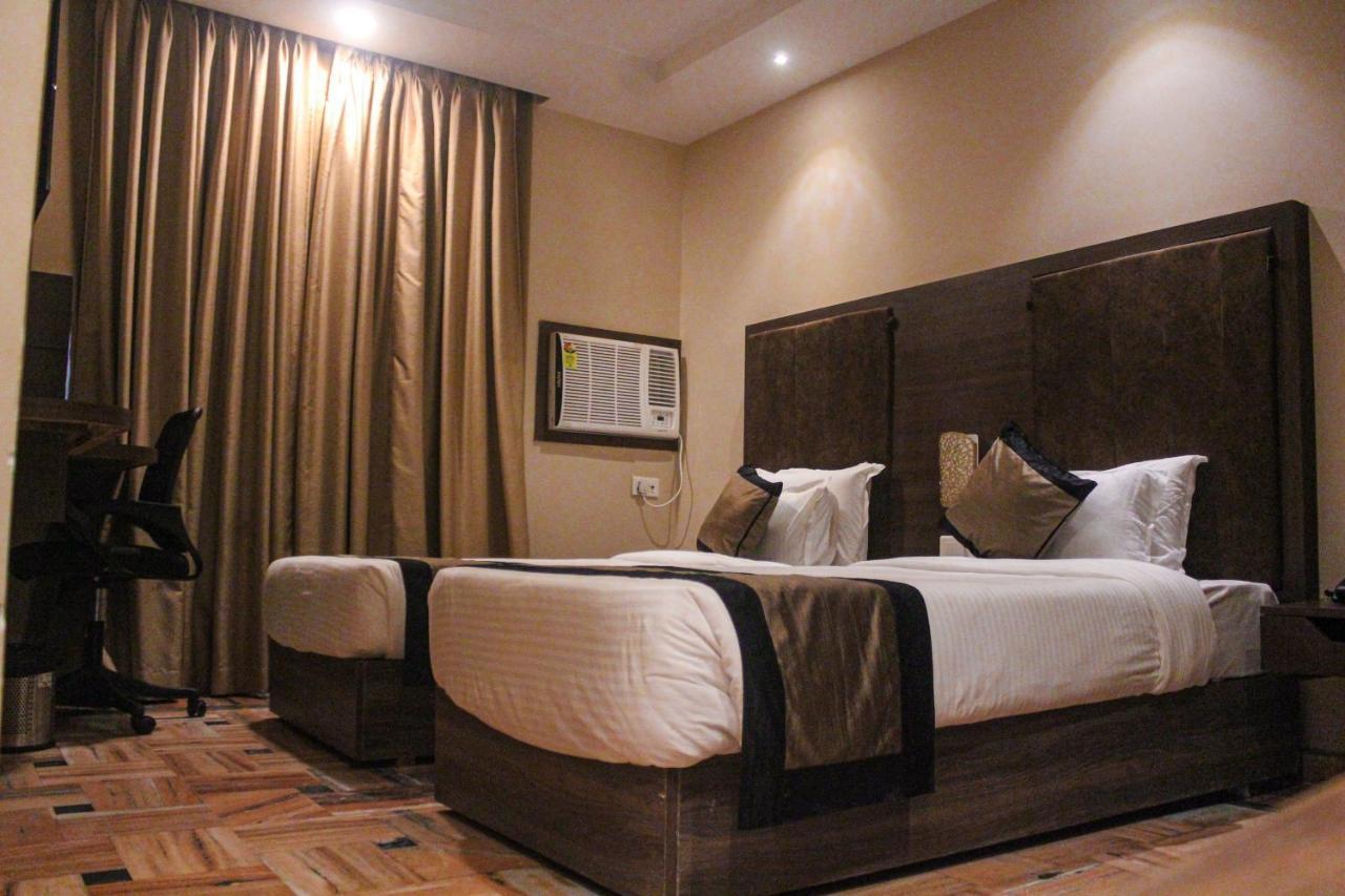 I-Towne' - A Unit Of Hotel Shivam International דאוגהאר מראה חיצוני תמונה